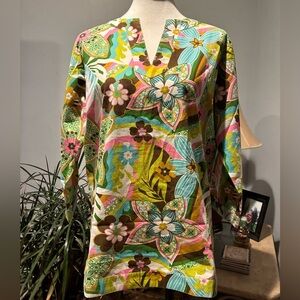 Peter Millar Women’s Golf Shirt Floral Print 3/4 Sleeve V Neck Size L